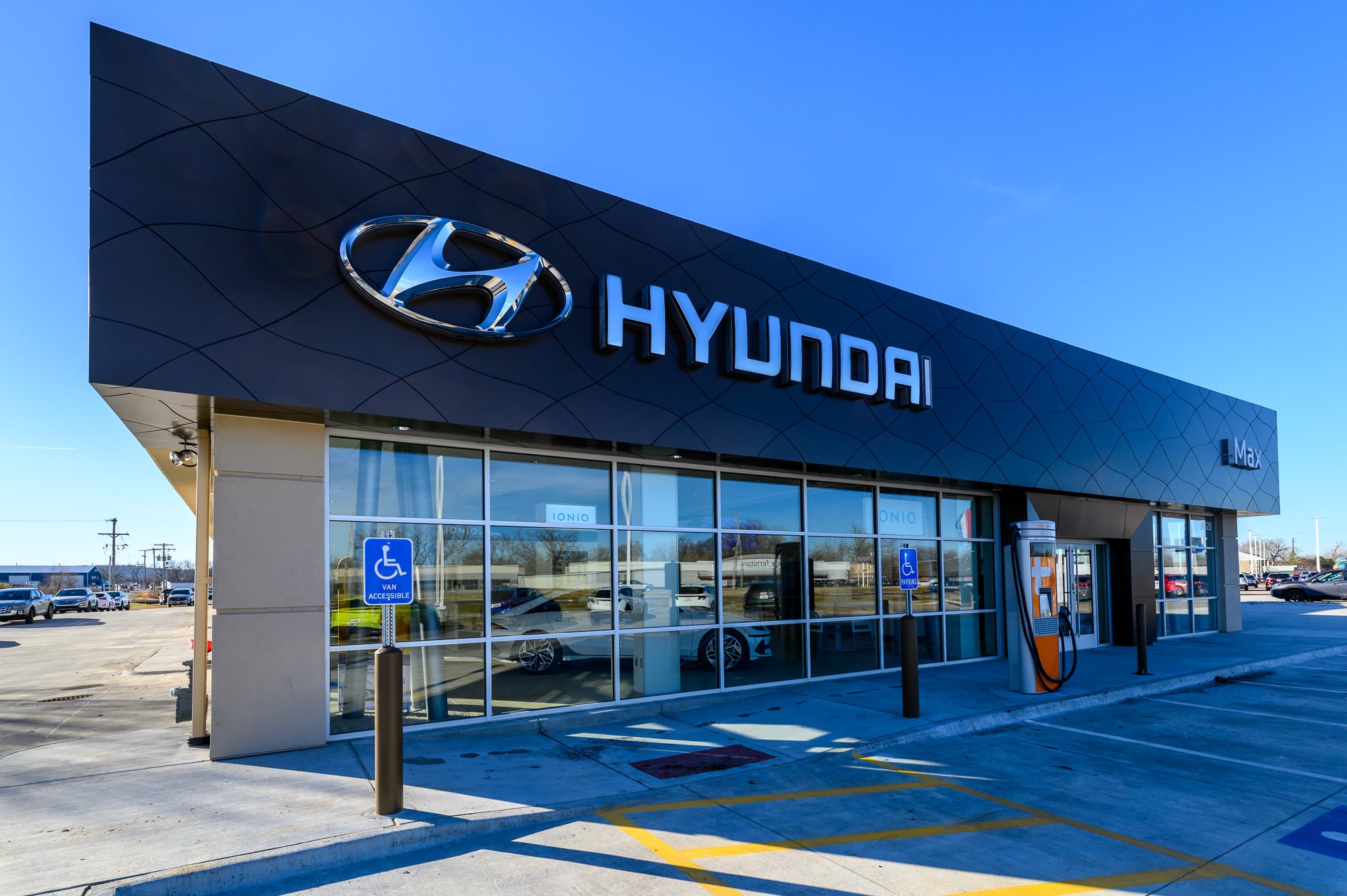 Max Hyundai Manhattan Renovation & Expansion